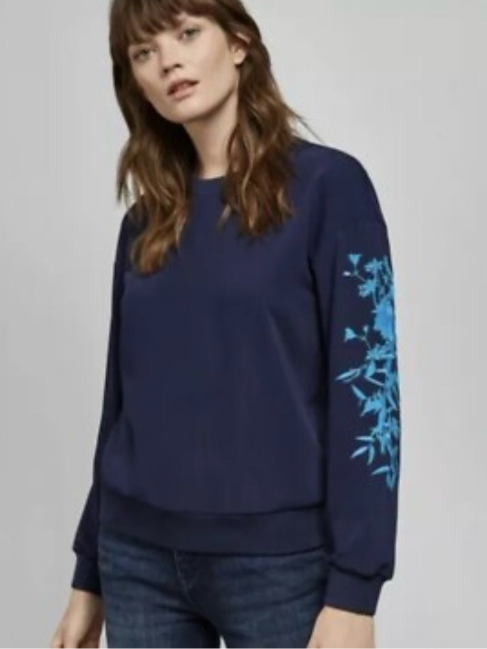 Woman’s size 4 Ted Baker London Navy Pullover Sweatshirt